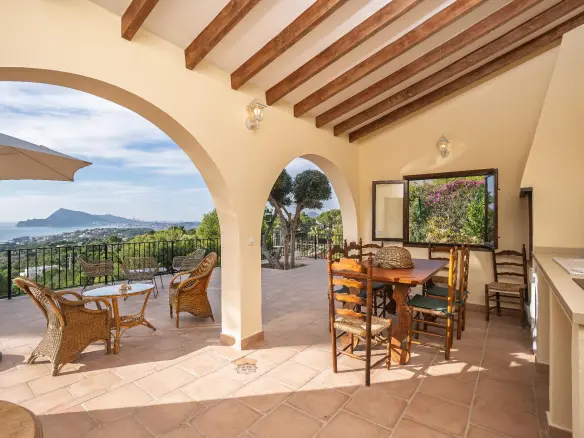 2-bedroom Villa In Altea, Spain (187 M²)