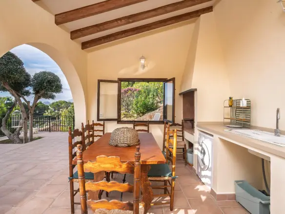 2-bedroom Villa In Altea, Spain (187 M²)