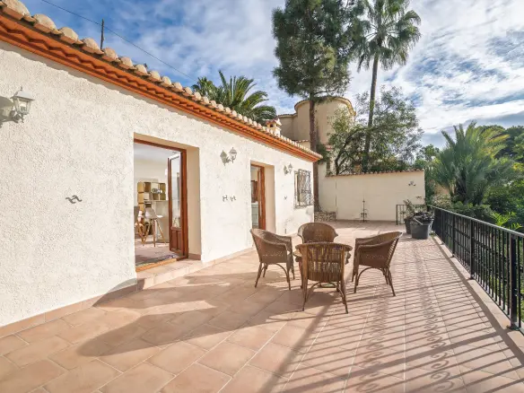2-bedroom Villa In Altea, Spain (187 M²)