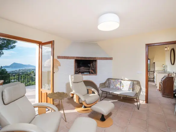 2-bedroom Villa In Altea, Spain (187 M²)