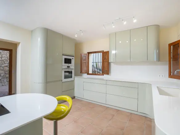 2-bedroom Villa In Altea, Spain (187 M²)