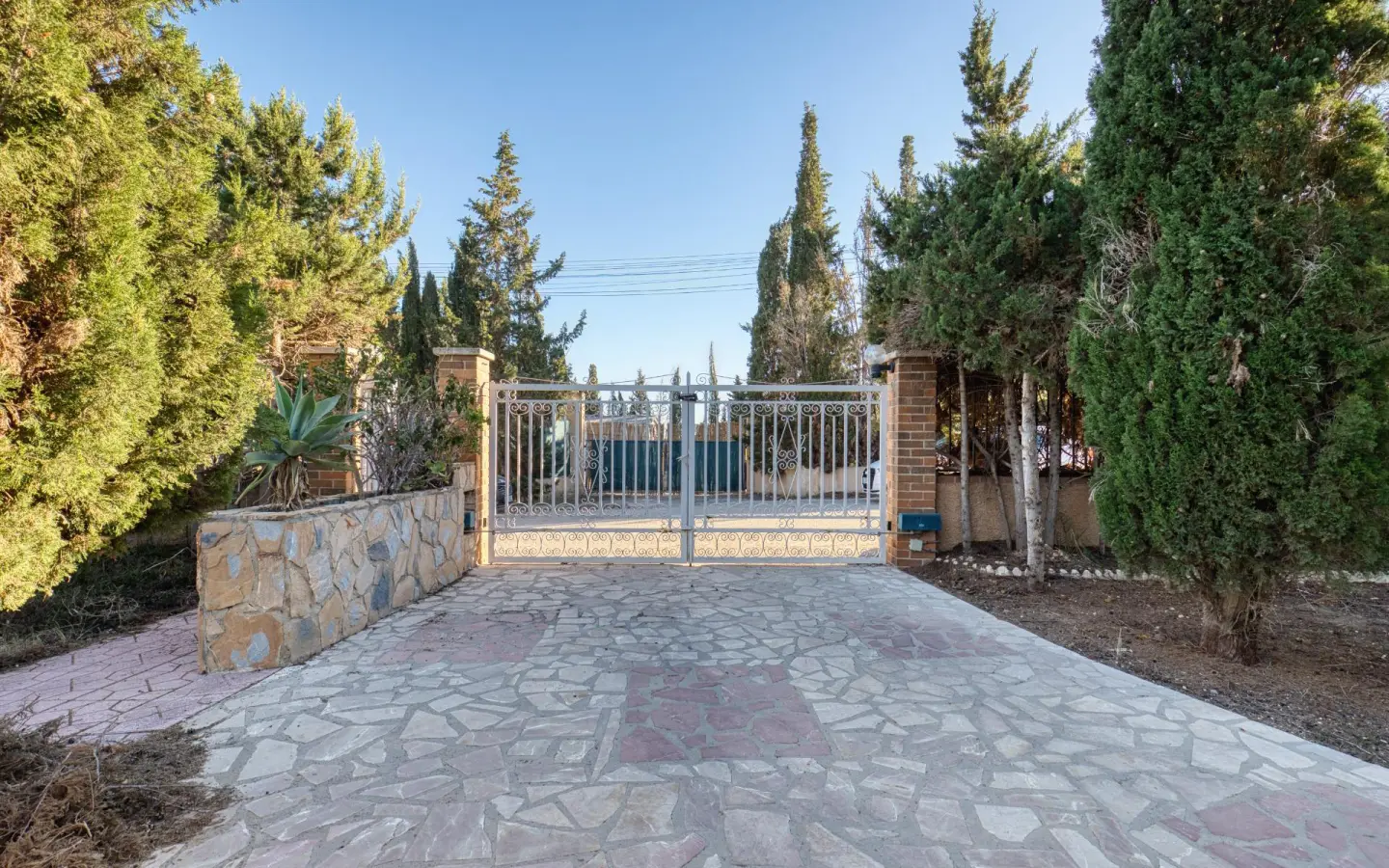 6-bedroom Villa In La Marina, Spain (400 M²)