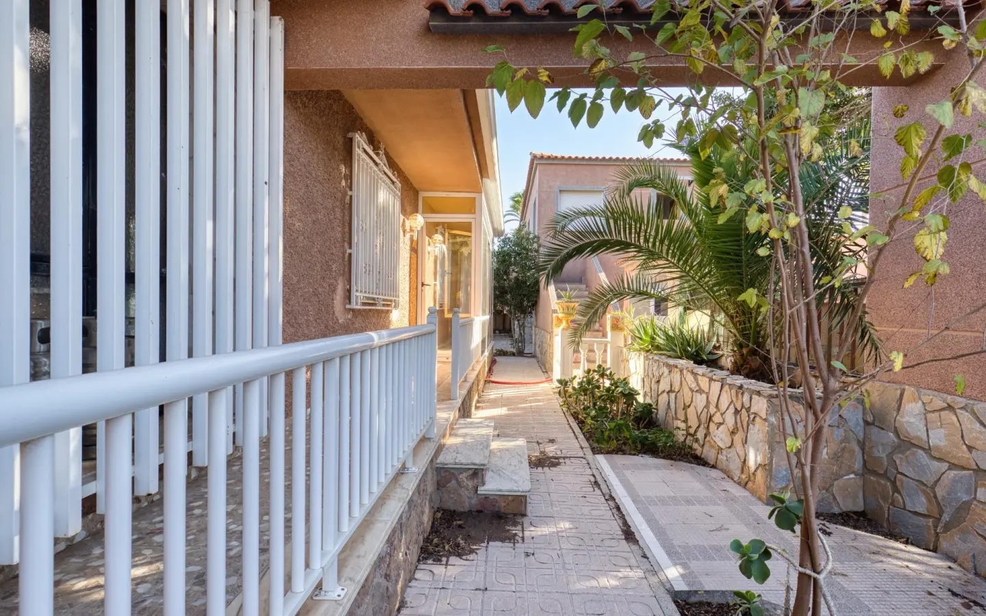 6-bedroom Villa In La Marina, Spain (400 M²)
