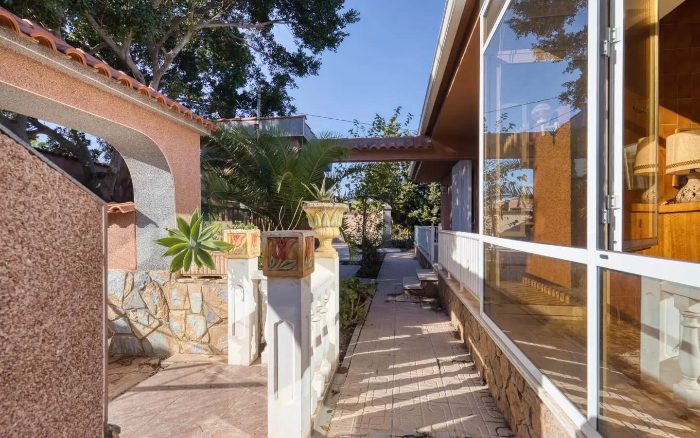 6-bedroom Villa In La Marina, Spain (400 M²)
