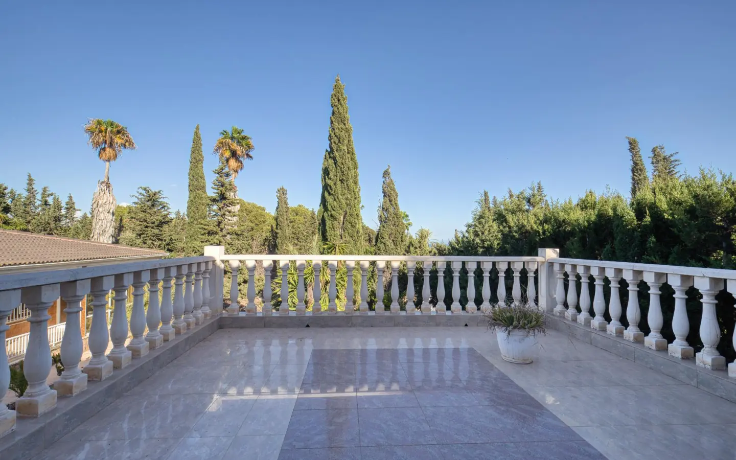 6-bedroom Villa In La Marina, Spain (400 M²)