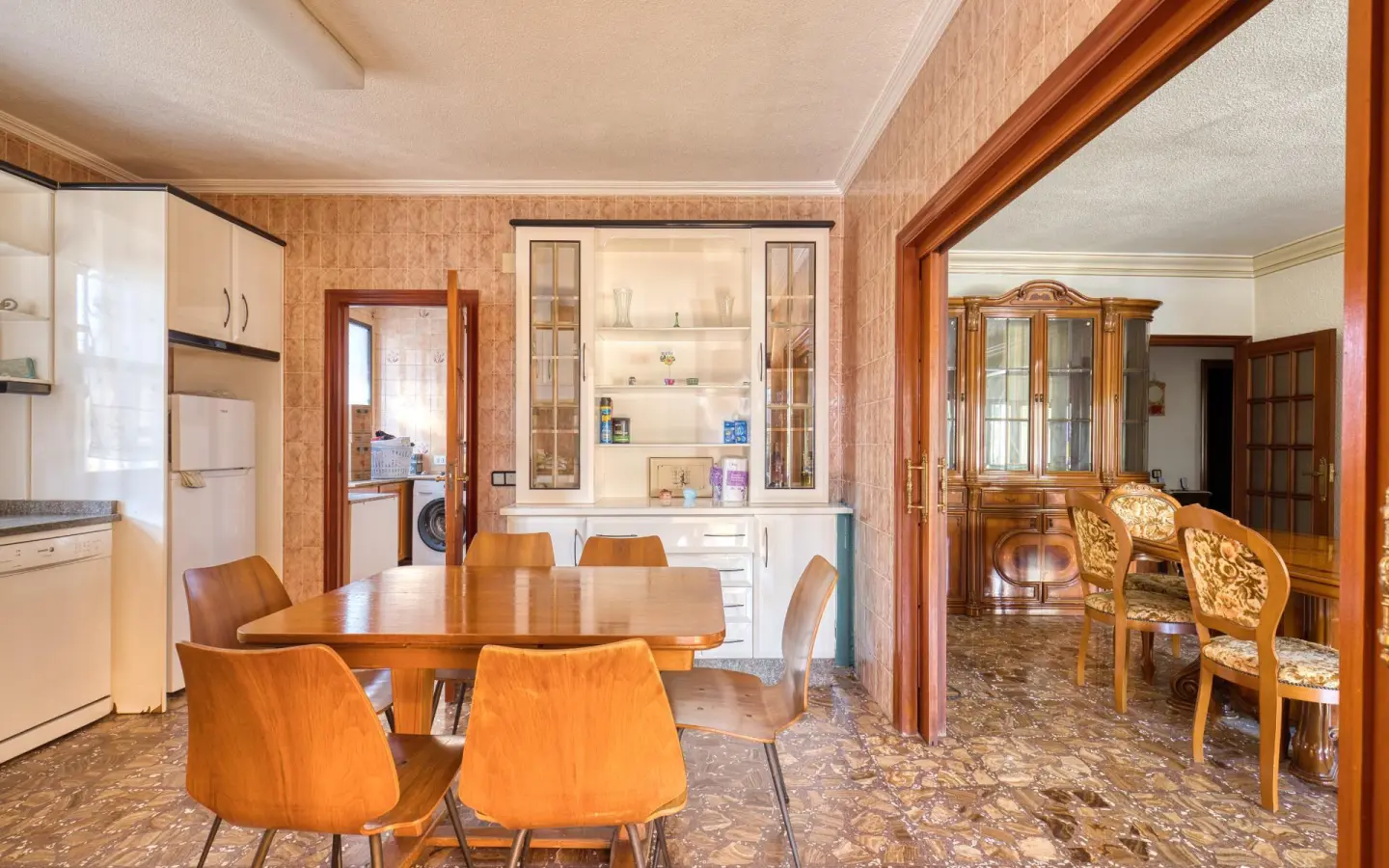 6-bedroom Villa In La Marina, Spain (400 M²)