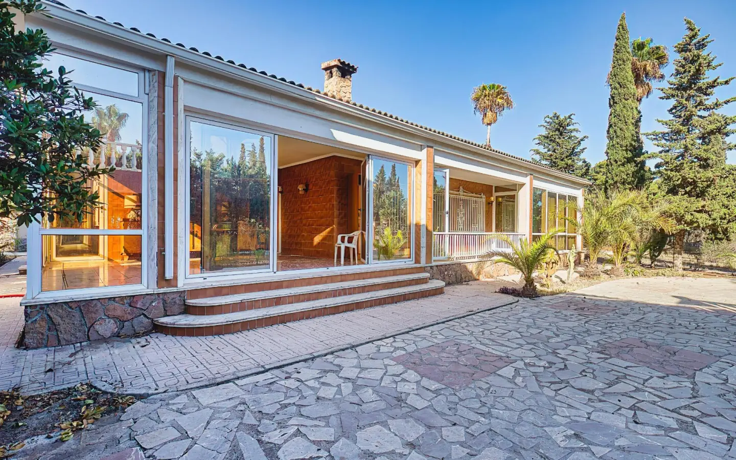 6-bedroom Villa In La Marina, Spain (400 M²)