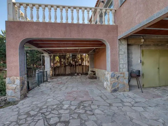 6-bedroom Villa In La Marina, Spain (400 M²)