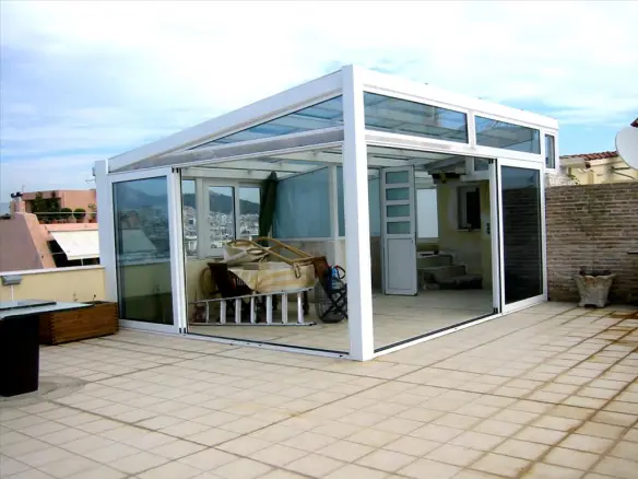 Building 803 M² In Athens