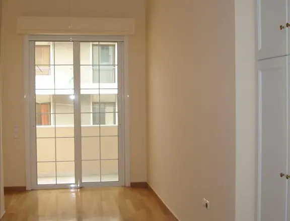 Building 803 M² In Athens