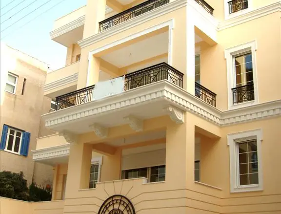 Building 803 M² In Athens