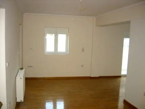Building 327 M² In Athens