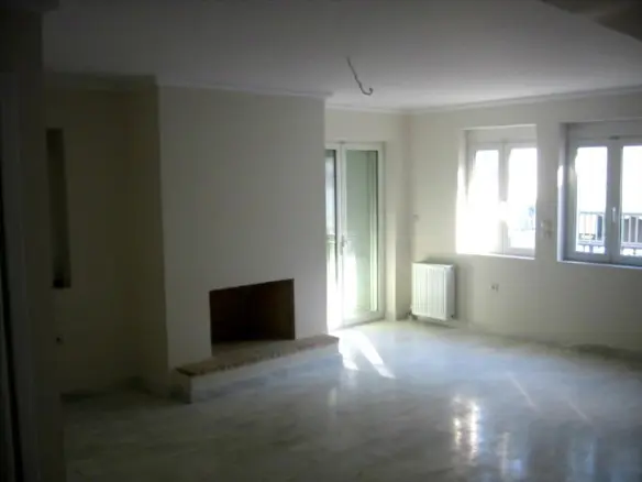 Building 327 M² In Athens