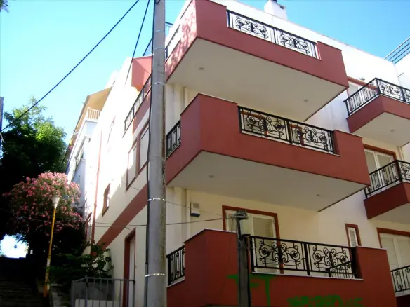 Building 327 M² In Athens