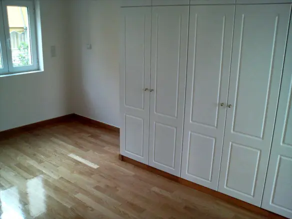 Building 327 M² In Athens