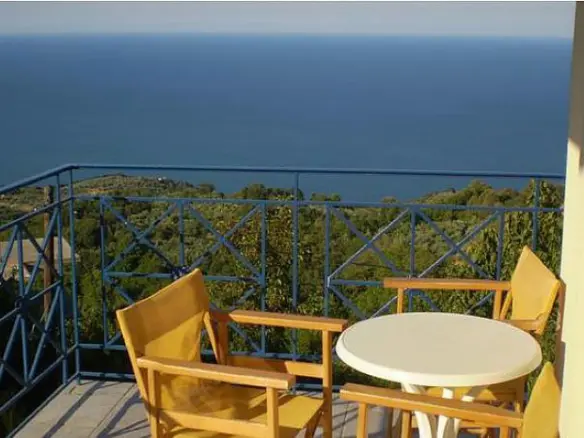 Business 1000 M² In North Greece