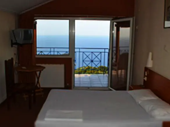 Business 1000 M² In North Greece