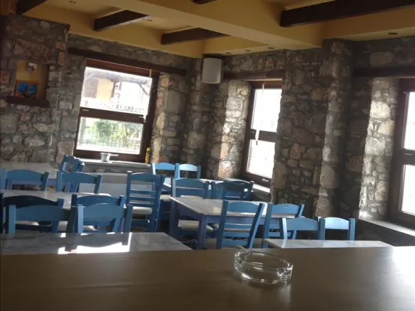 Business 240 M² In North Greece