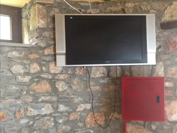 Business 240 M² In North Greece