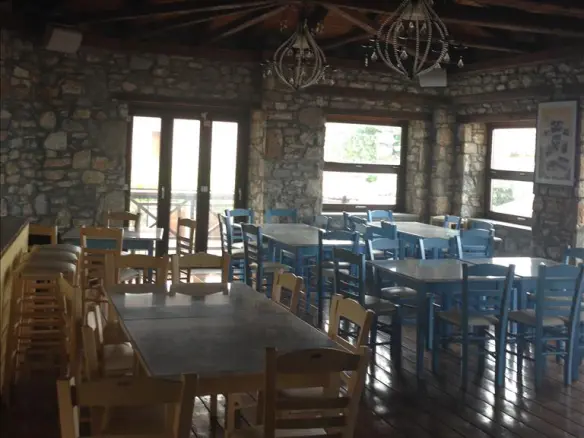 Business 240 M² In North Greece