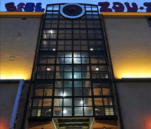 Building 5756 M² In Athens