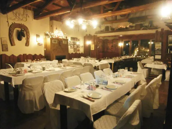 Business 1600 M² In The Suburbs Of Thessaloniki