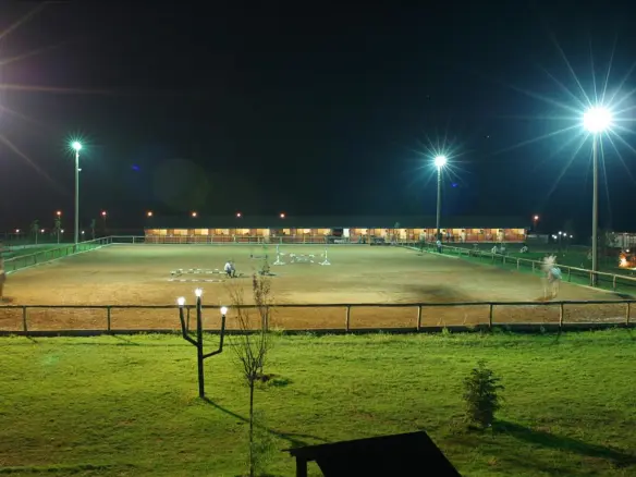 Business 1600 M² In The Suburbs Of Thessaloniki