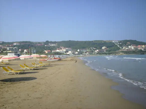Business 400 M² In Corfu
