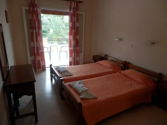 Business 400 M² In Corfu
