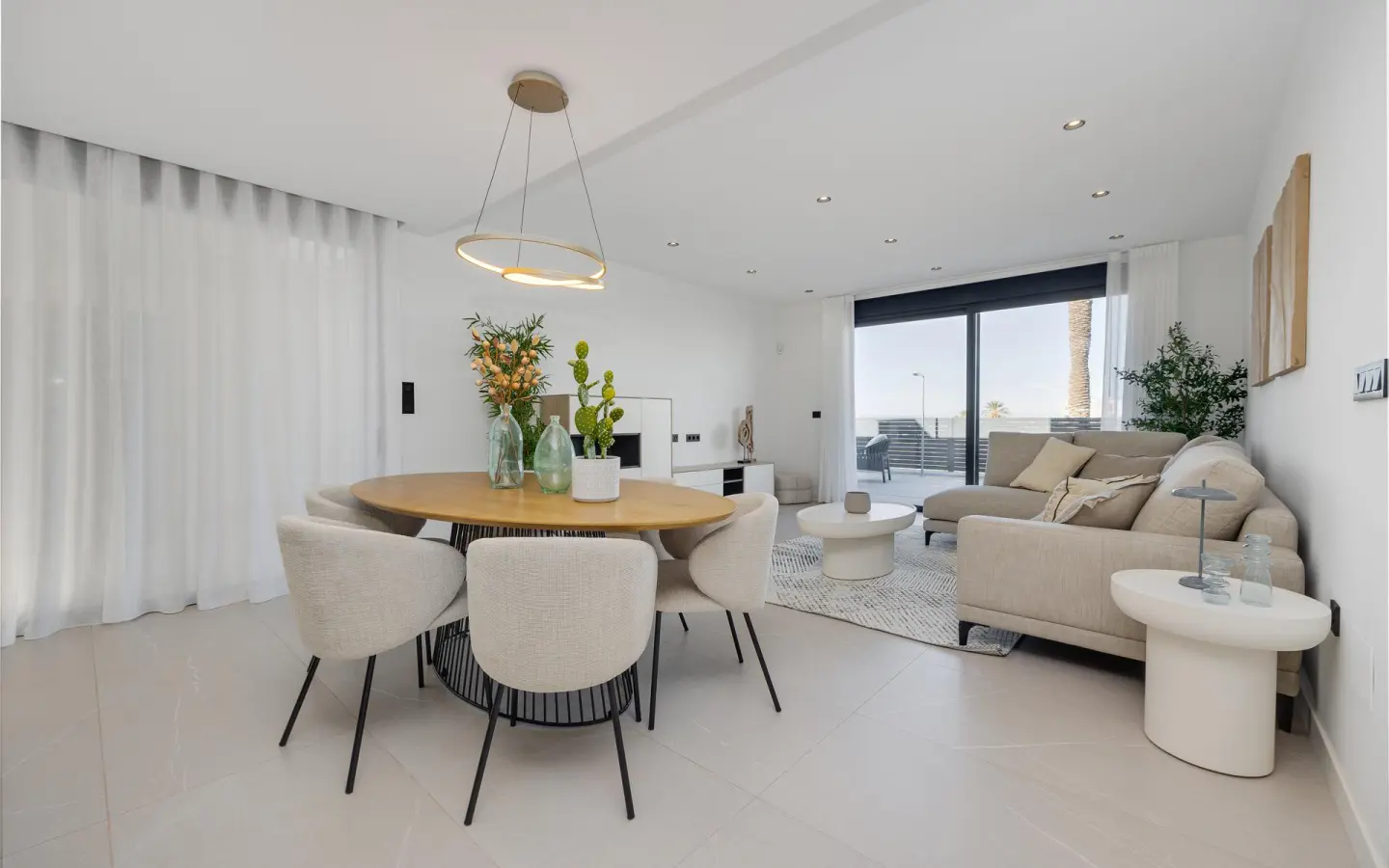 3-bedroom Villa In Torrevieja, Spain (141 M²)