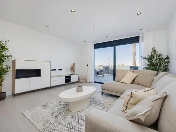 3-bedroom Villa In Torrevieja, Spain (141 M²)