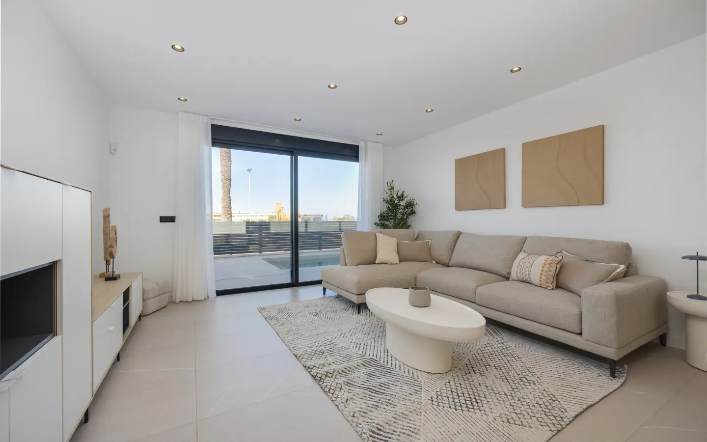 3-bedroom Villa In Torrevieja, Spain (141 M²)