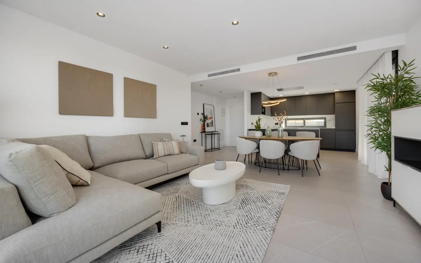 3-bedroom Villa In Torrevieja, Spain (141 M²)