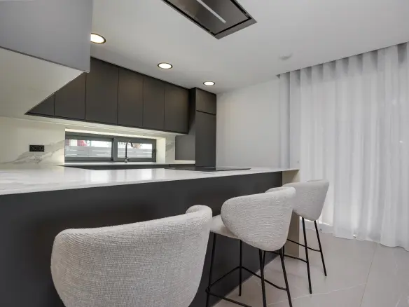 3-bedroom Villa In Torrevieja, Spain (141 M²)