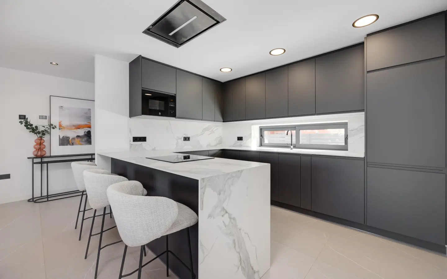 3-bedroom Villa In Torrevieja, Spain (141 M²)