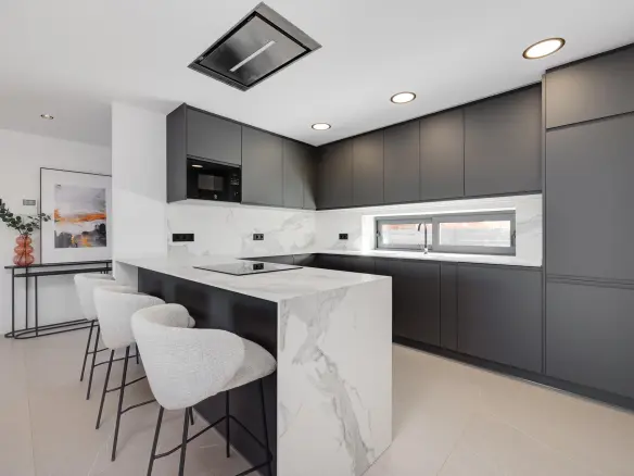 3-bedroom Villa In Torrevieja, Spain (141 M²)