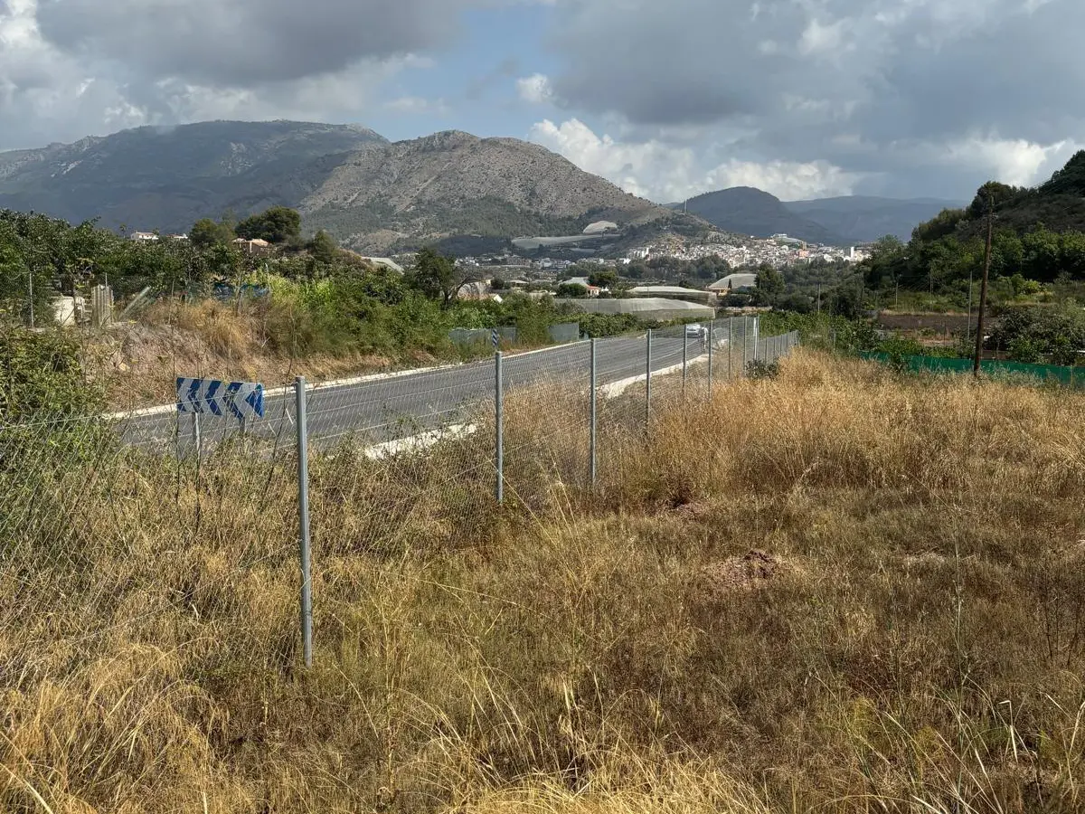 Country Land In Polop, Spain (930 M²)