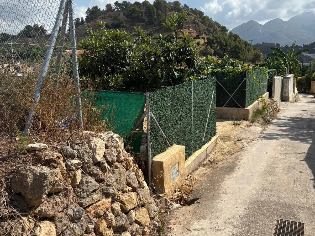 Country Land In Polop, Spain (930 M²)