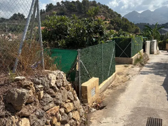 Country Land In Polop, Spain (930 M²)