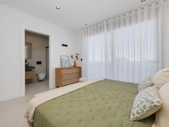 3-bedroom Villa In Torrevieja, Spain (141 M²)