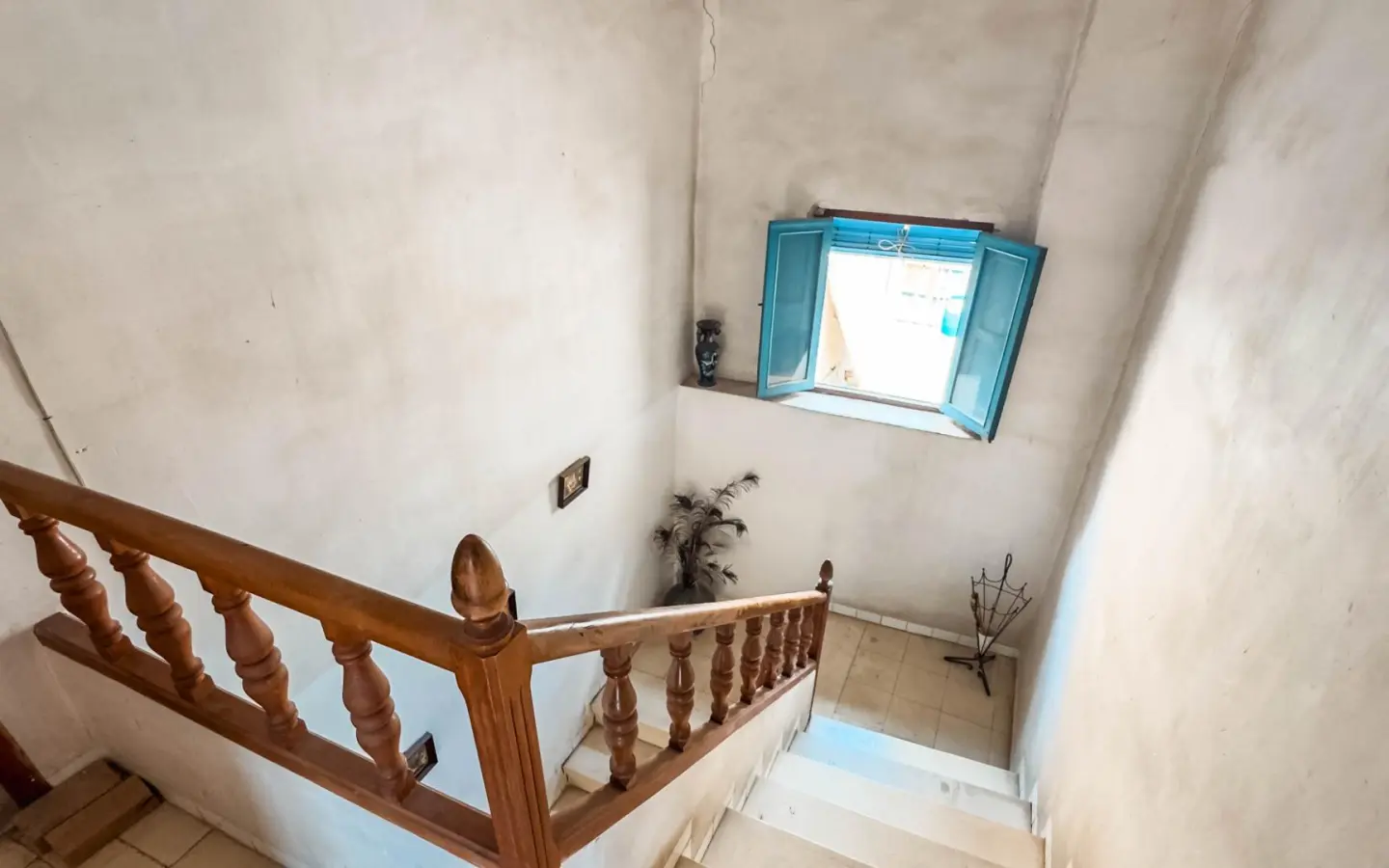 5-bedroom Village House In Mula, Spain (210 M²)