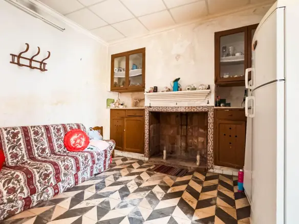 5-bedroom Village House In Mula, Spain (210 M²)
