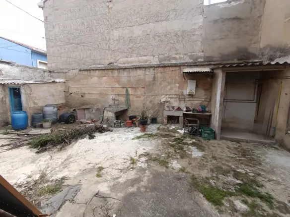 5-bedroom Village House In Mula, Spain (210 M²)