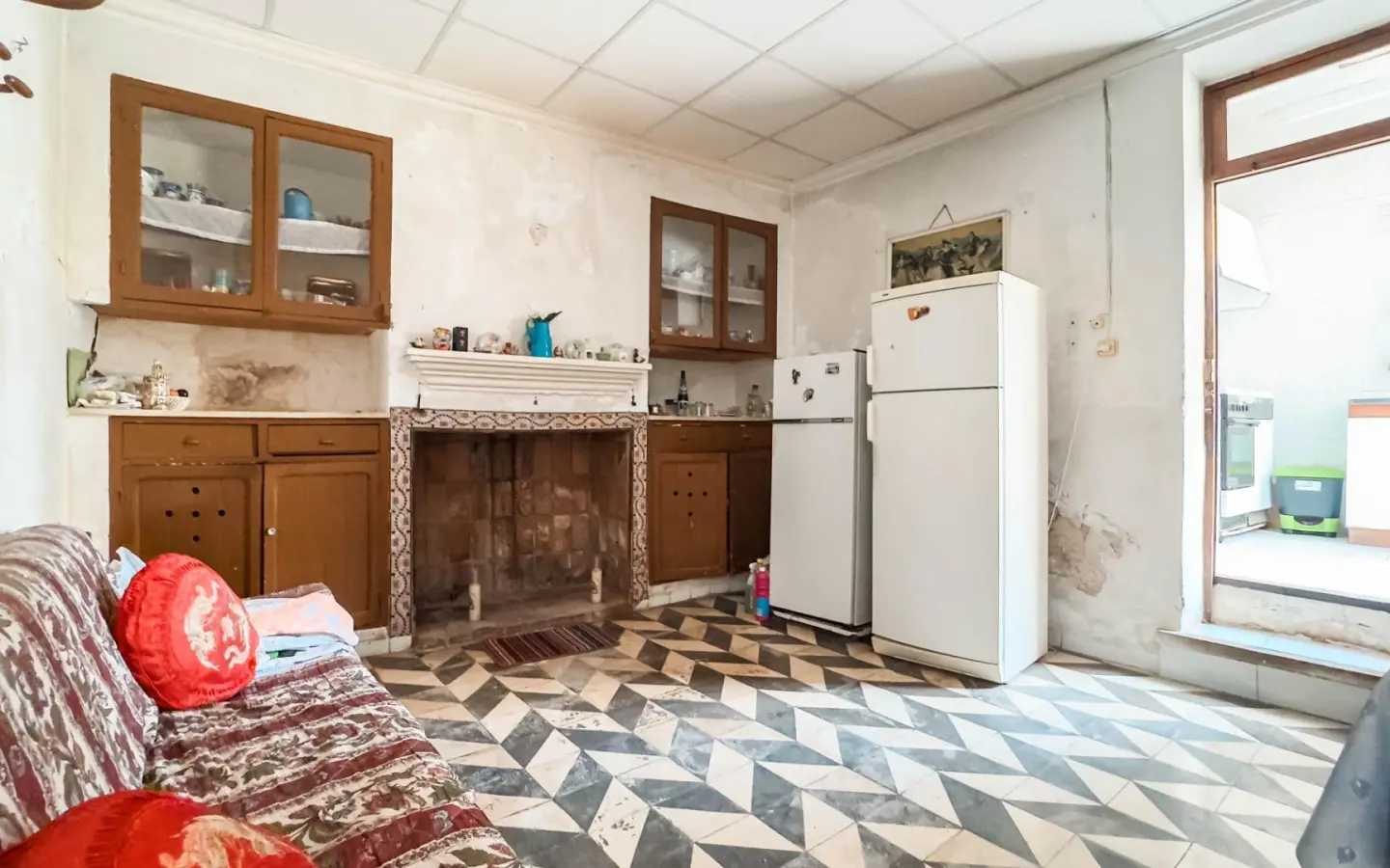 5-bedroom Village House In Mula, Spain (210 M²)