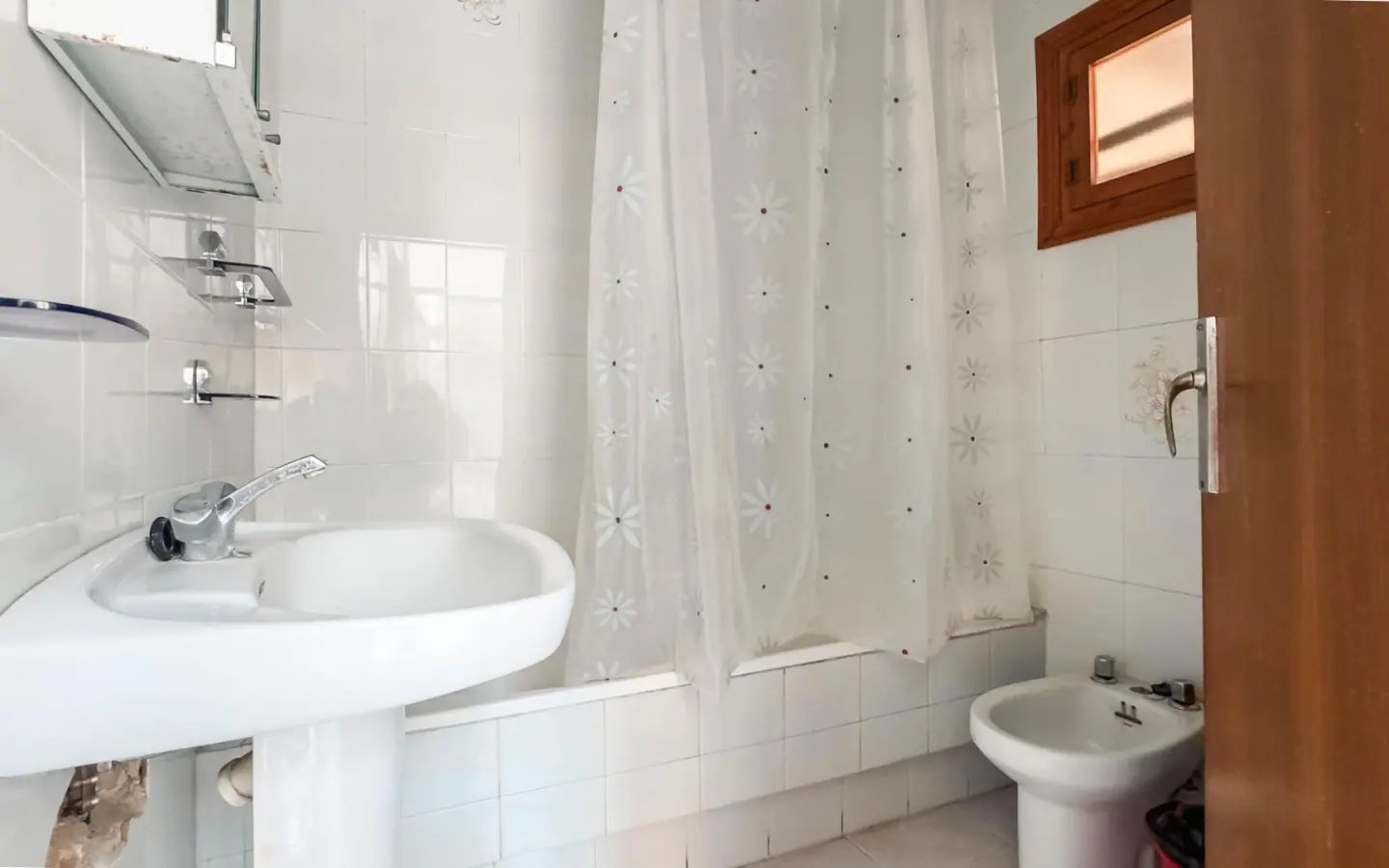 5-bedroom Village House In Mula, Spain (210 M²)
