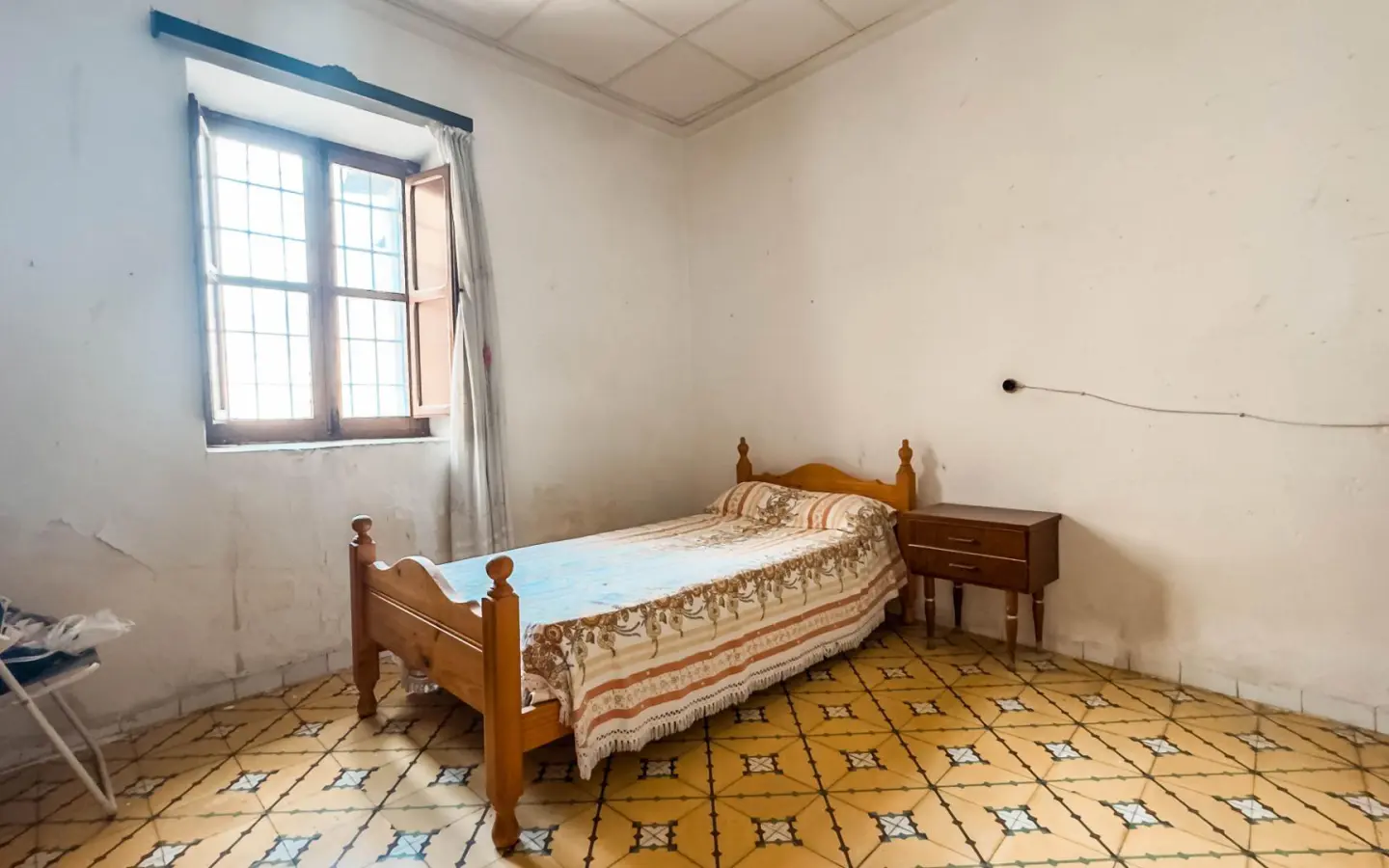 5-bedroom Village House In Mula, Spain (210 M²)