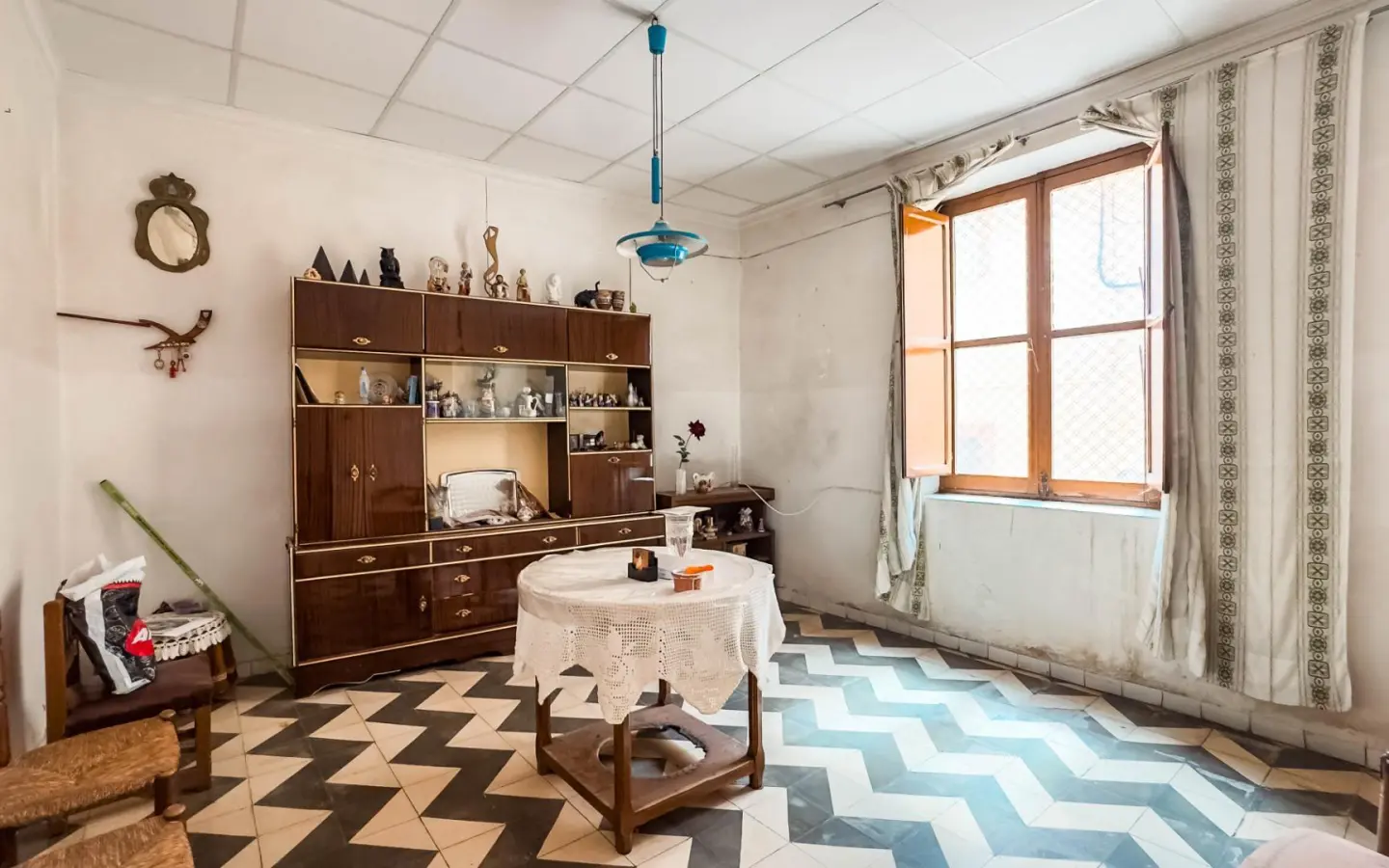 5-bedroom Village House In Mula, Spain (210 M²)