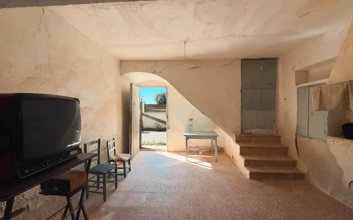 Terraced House In Albatera, Spain (89 M²)