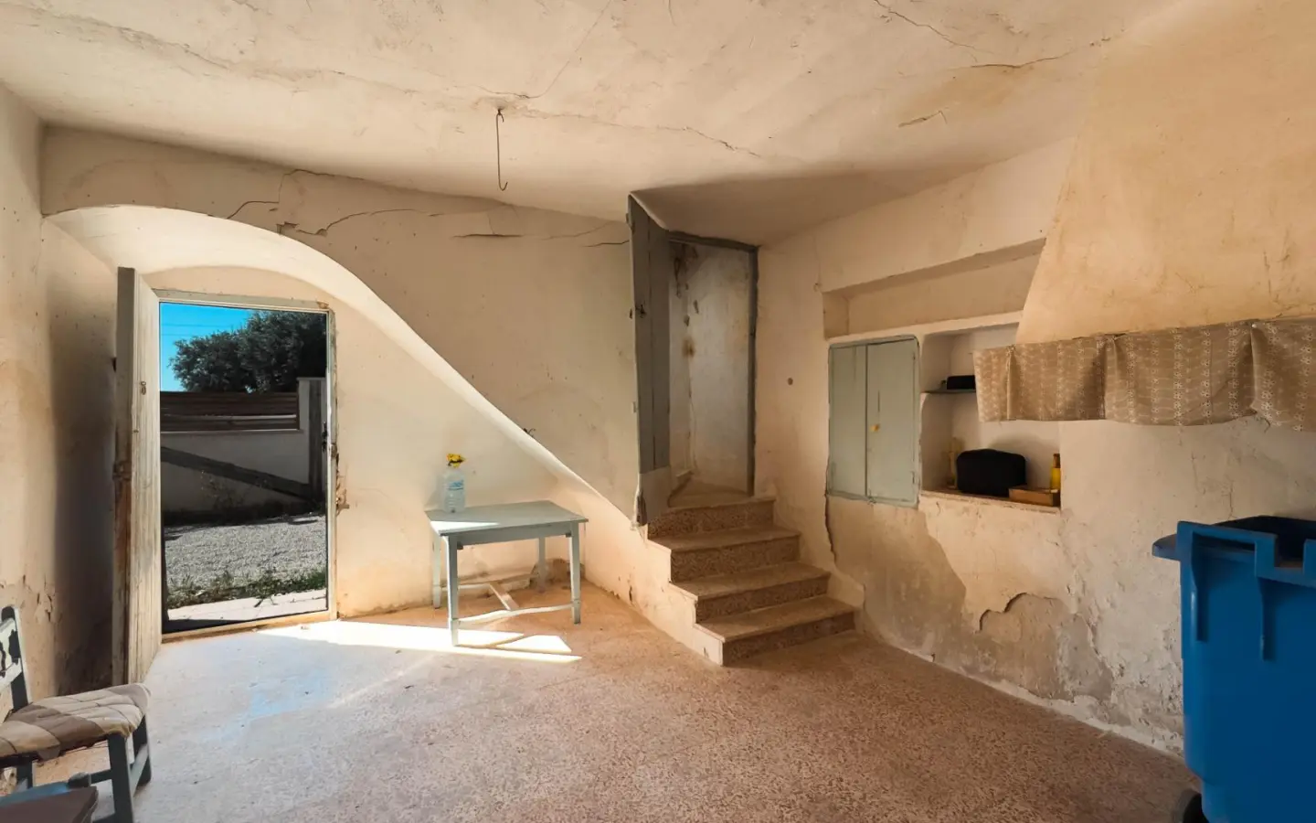 Terraced House In Albatera, Spain (89 M²)