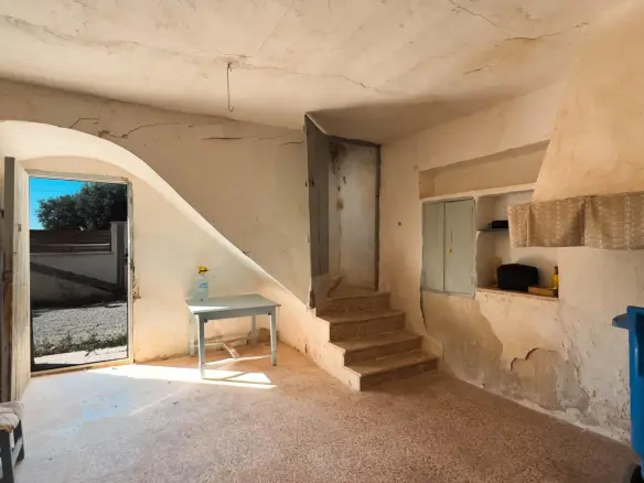 Terraced House In Albatera, Spain (89 M²)